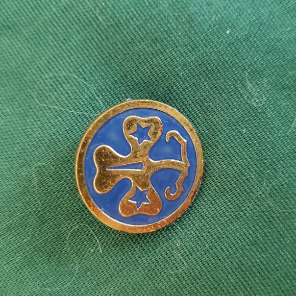 Girl Scout Ring & Pins - Picture 6 of 7